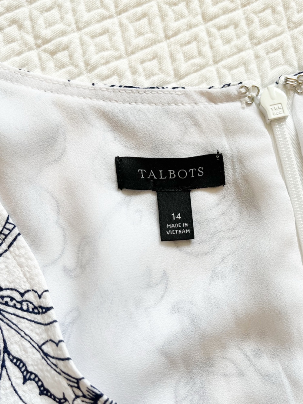 Talbots Smocked Blue and White Flowy Stencil Floral Dress Size 14 - Picture 13 of 14